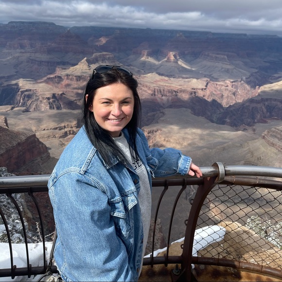 Meet your Posher, Kendall - Picture 1 of 1